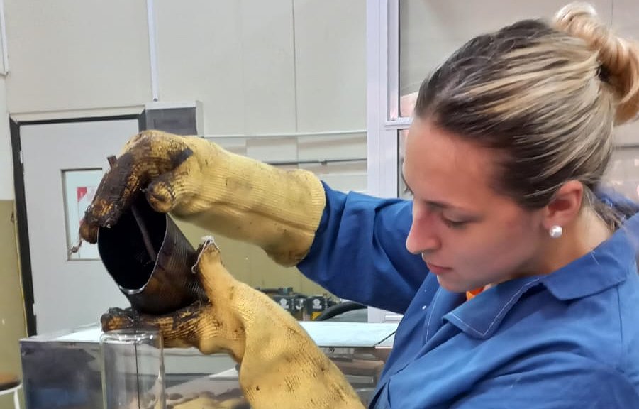 Del laboratorio al código: análisis del envejecimiento a corto plazo de asfaltos mediante python